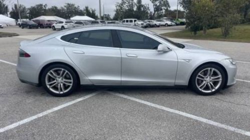 2016 Tesla Model S 5YJSA1E27GF123196