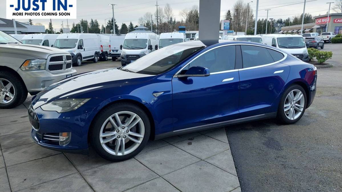 2016 Tesla Model S 5YJSA1E10GF130336