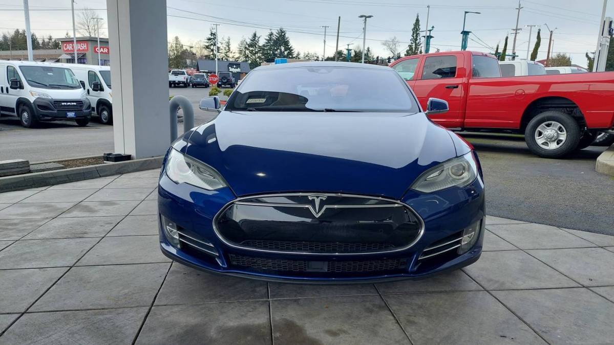 2016 Tesla Model S 5YJSA1E10GF130336