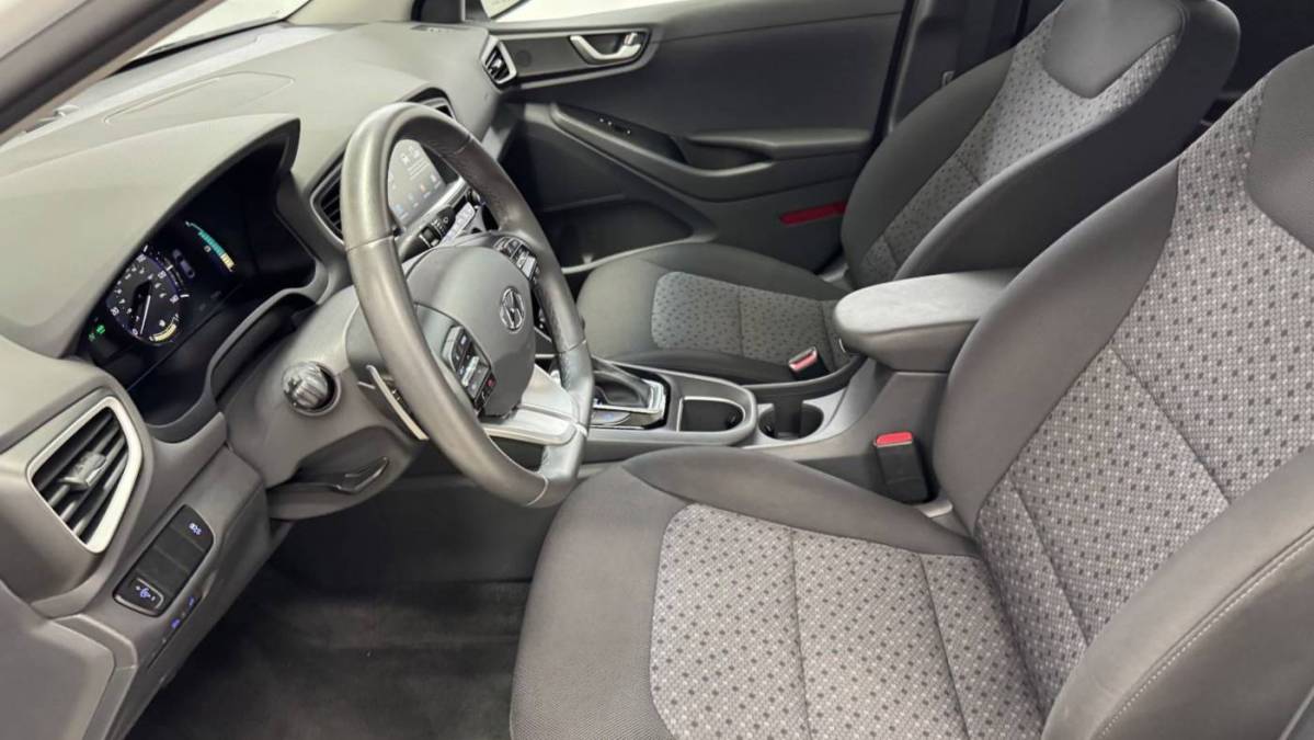 2019 Hyundai IONIQ KMHC65LD5KU183216