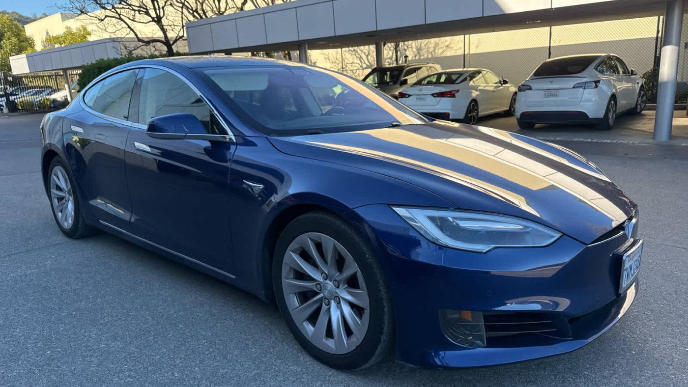 2016 Tesla Model S 5YJSA1E24GF169861