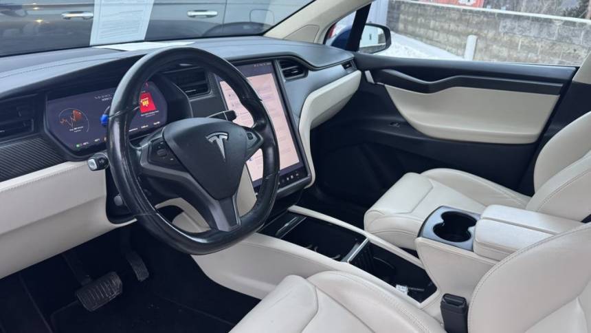 2018 Tesla Model X 5YJXCAE29JF104110