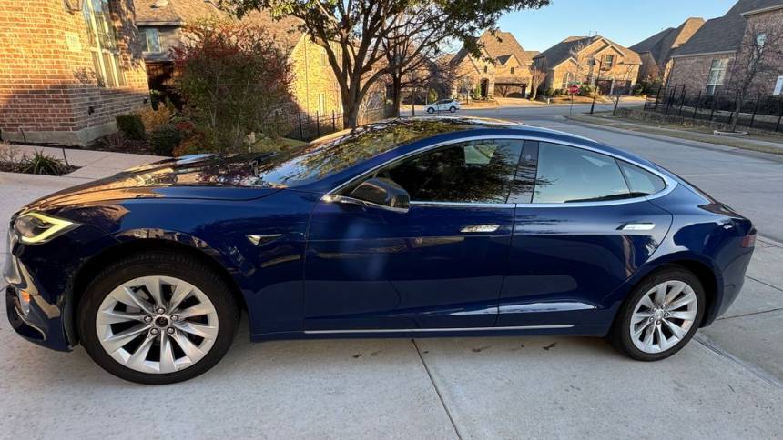 2018 Tesla Model S 5YJSA1E22JF281887