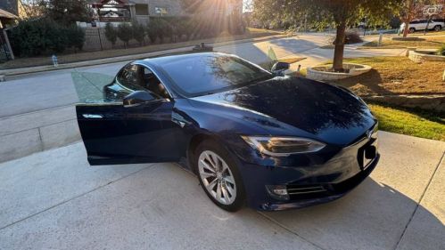 2018 Tesla Model S 5YJSA1E22JF281887