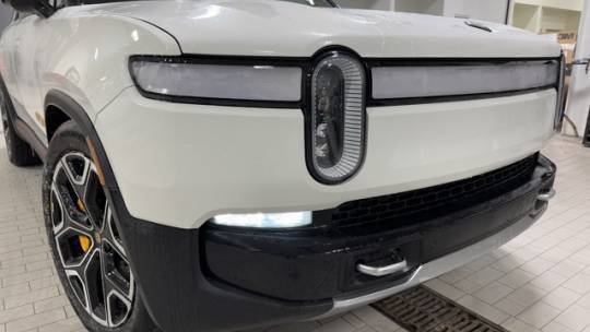 2023 Rivian R1S 7PDSGABA4PN013243