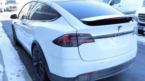 2016 Tesla Model X 5YJXCDE22GF026425