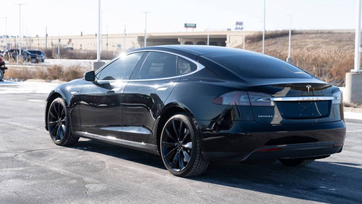 2016 Tesla Model S 5YJSA1E1XGF132384