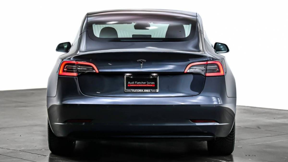 2018 Tesla Model 3 5YJ3E1EAXJF043513