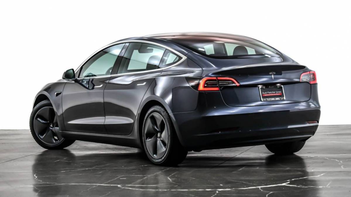 2018 Tesla Model 3 5YJ3E1EAXJF043513