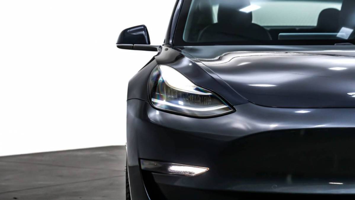 2018 Tesla Model 3 5YJ3E1EAXJF043513