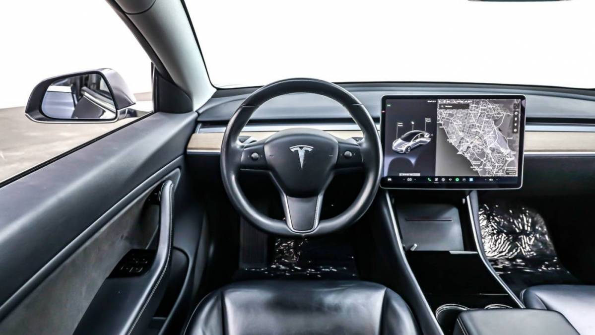 2018 Tesla Model 3 5YJ3E1EAXJF043513