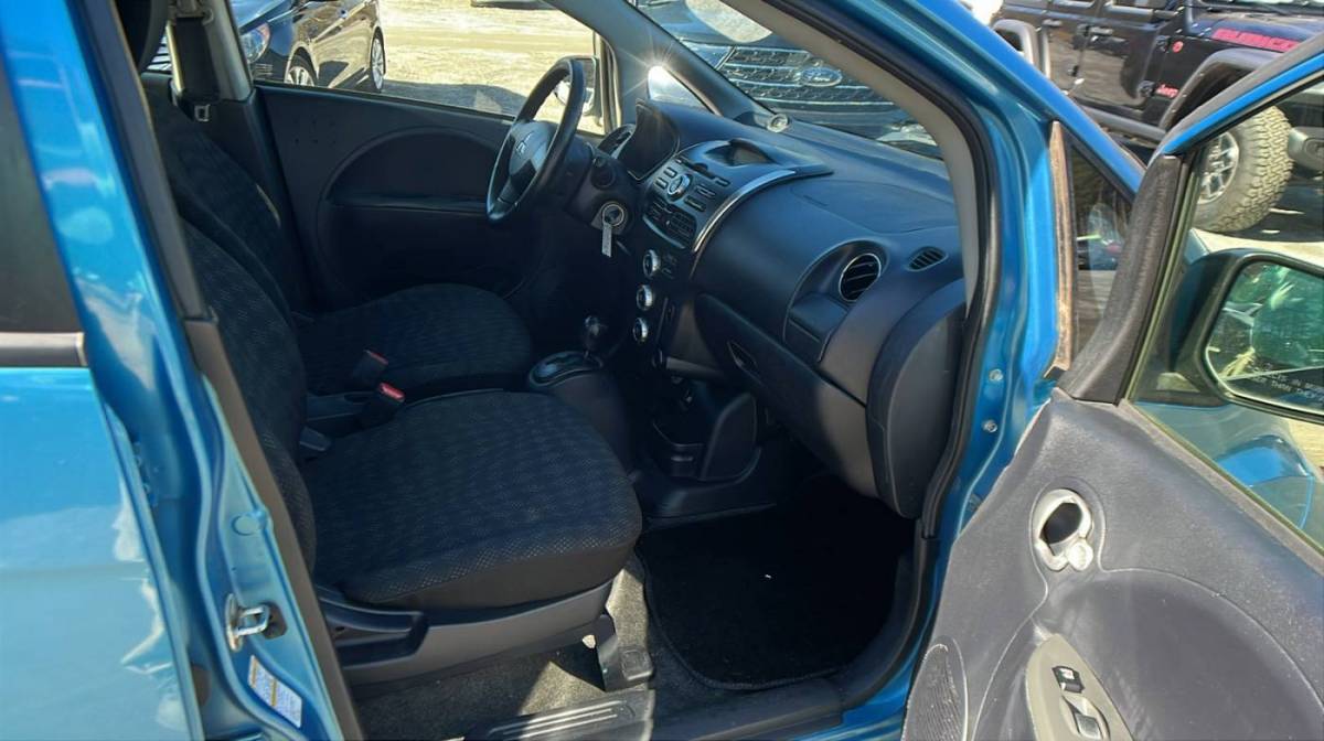 2014 Mitsubishi i-MiEV - Images - 14