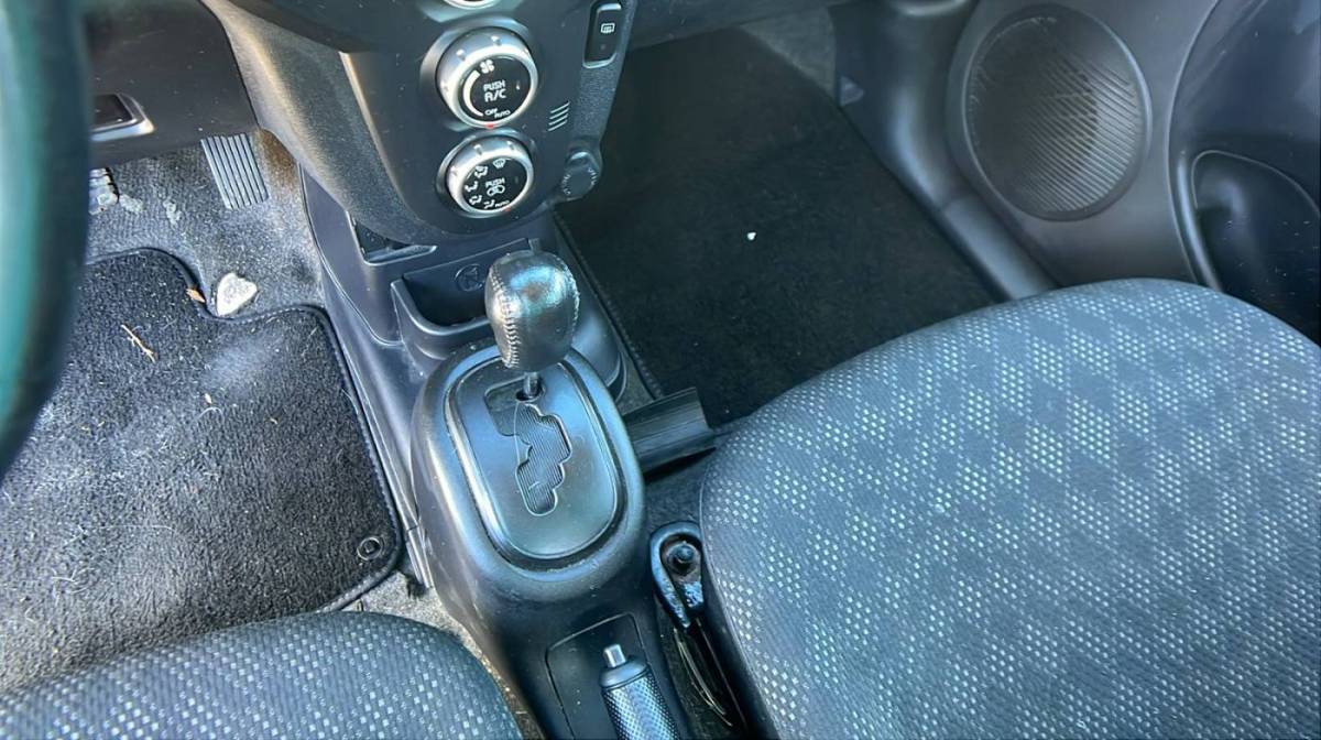 2014 Mitsubishi i-MiEV - Images - 22