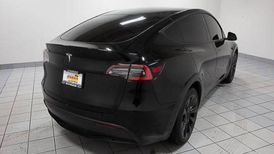 2021 Tesla Model Y 5YJYGDED2MF124313