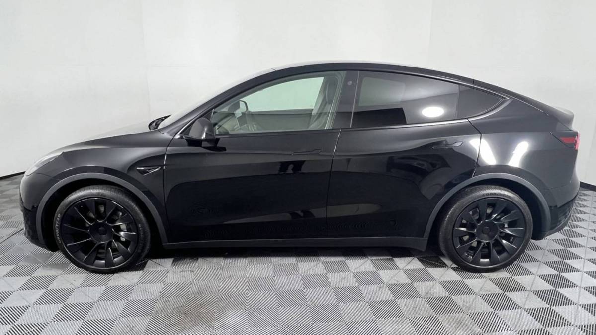 2021 Tesla Model Y 5YJYGDEE2MF070763