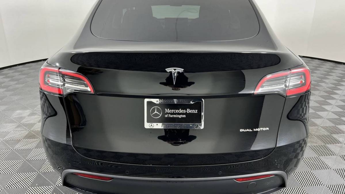 2021 Tesla Model Y 5YJYGDEE2MF070763