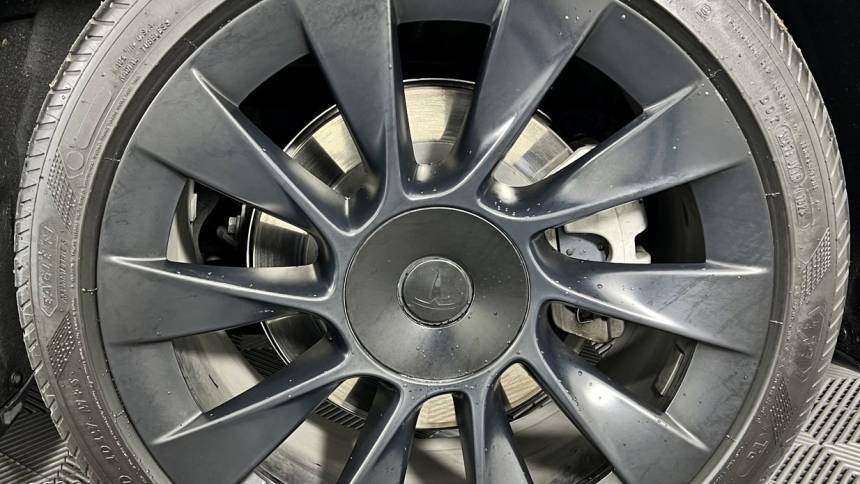 2021 Tesla Model Y 5YJYGDEE2MF070763