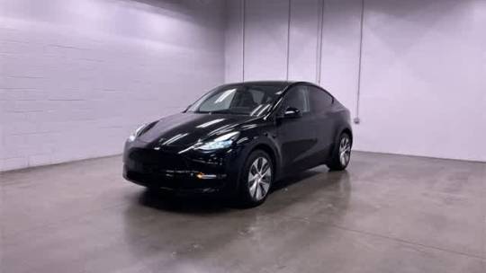 2024 Tesla Model Y 7SAYGDEE9RA229401