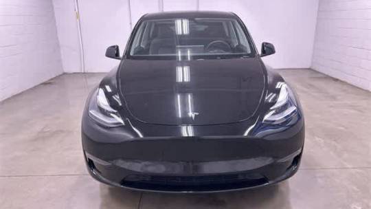 2024 Tesla Model Y 7SAYGDEE9RA229401