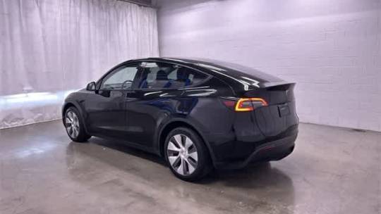 2024 Tesla Model Y 7SAYGDEE9RA229401