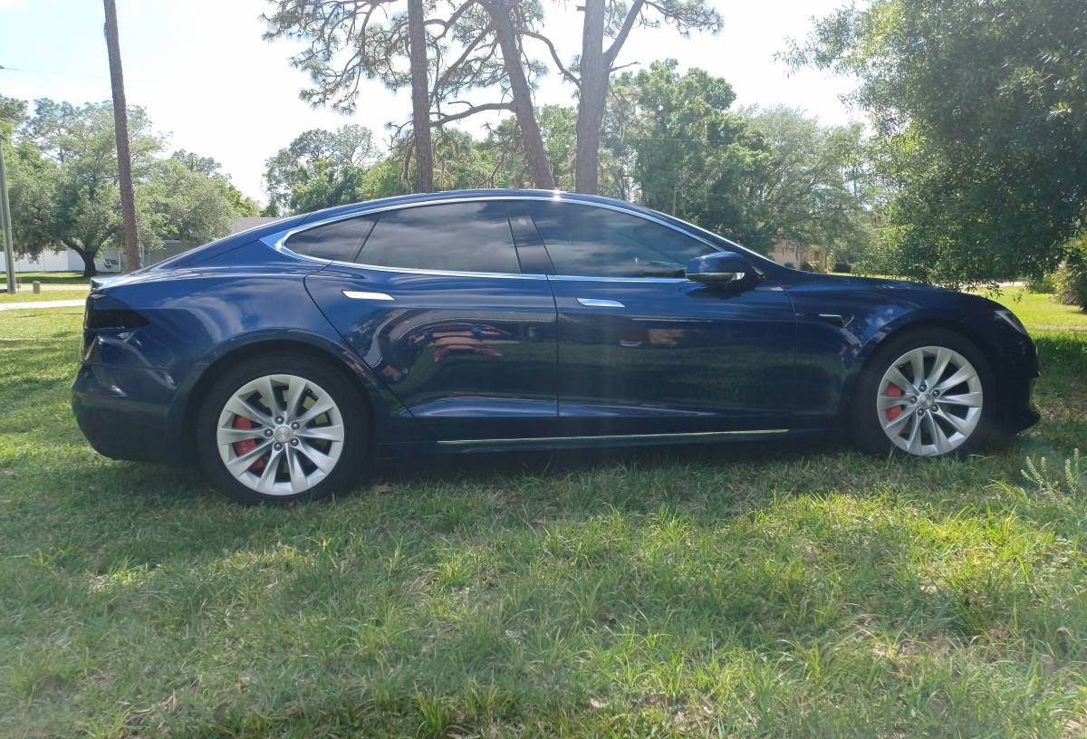 2017 Tesla Model S 5YJSA1E16HF203050