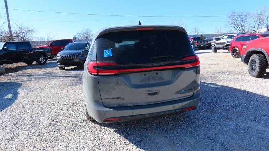 2022 Chrysler Pacifica 2C4RC1L75NR173555