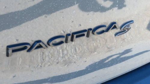 2022 Chrysler Pacifica 2C4RC1L75NR173555