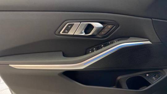 2021 BMW 3 Series - Images - 15
