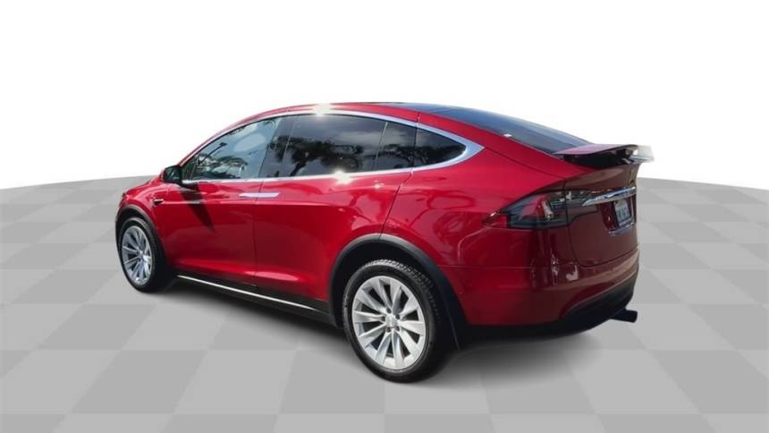 2019 Tesla Model X 5YJXCDE24KF211536