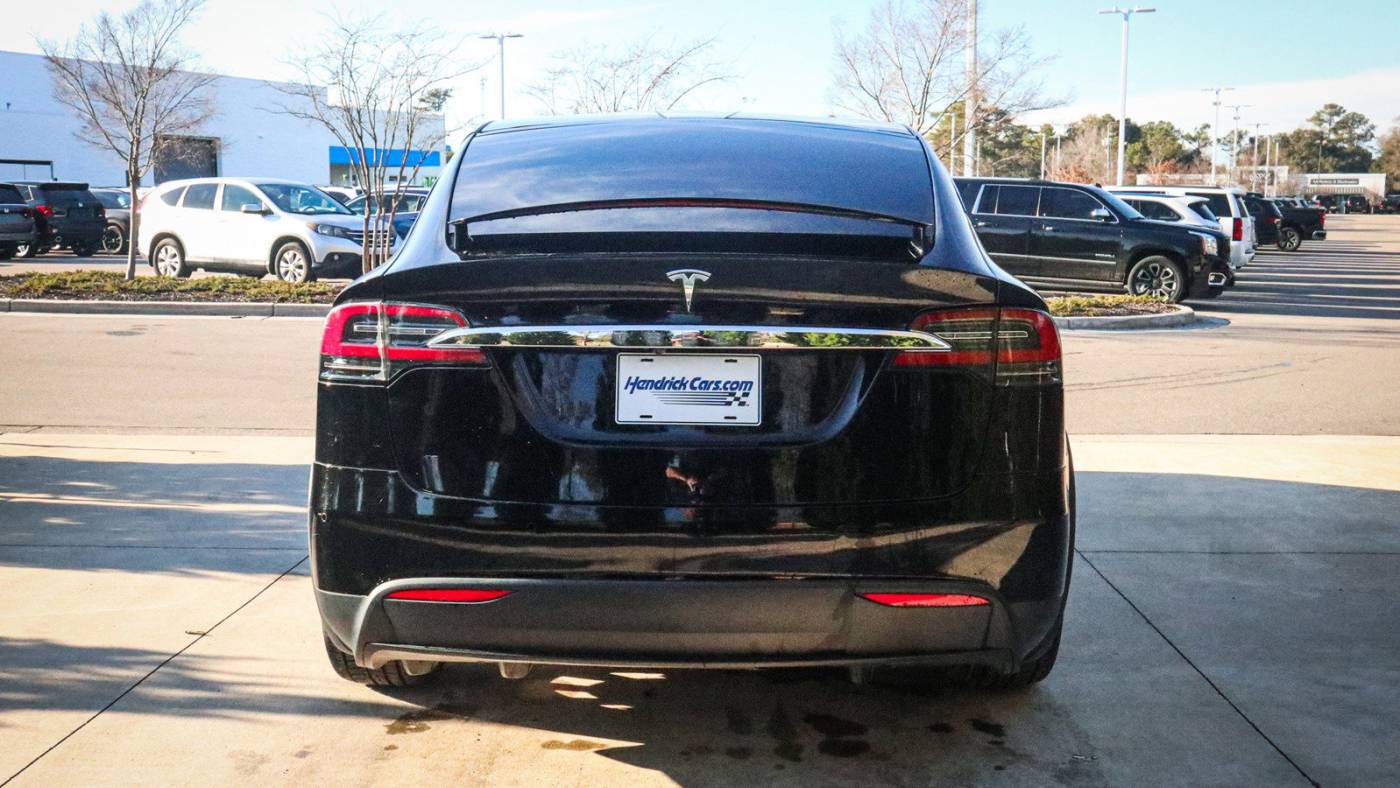 2016 Tesla Model X 5YJXCBE2XGF018805