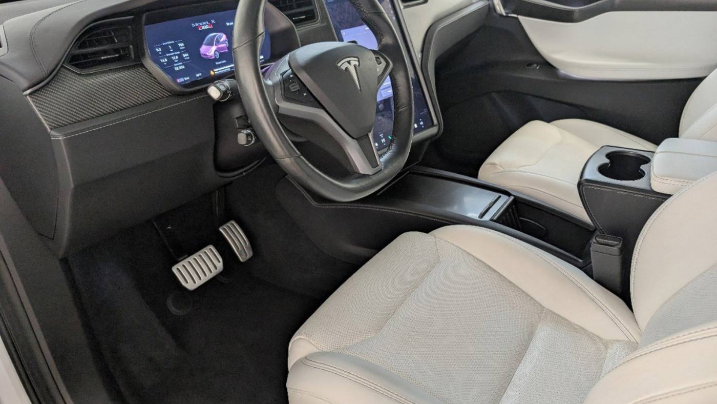 2019 Tesla Model X 5YJXCBE40KF144889