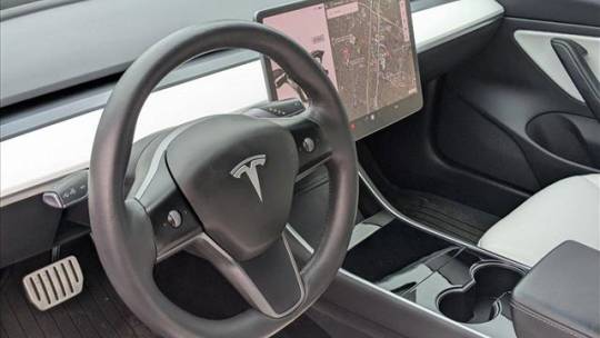 2019 Tesla Model 3 5YJ3E1EB3KF513620