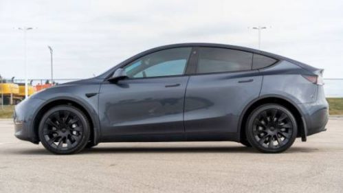 2024 Tesla Model Y 7SAYGDEE8RF025904