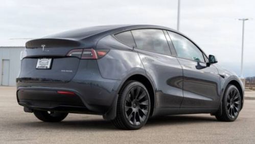 2024 Tesla Model Y 7SAYGDEE8RF025904