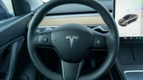 2024 Tesla Model Y 7SAYGDEE8RF025904