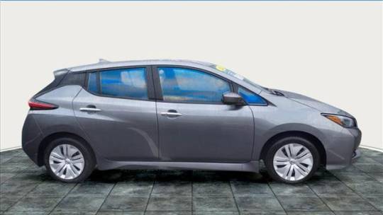 2022 Nissan LEAF 1N4AZ1BV1NC560761