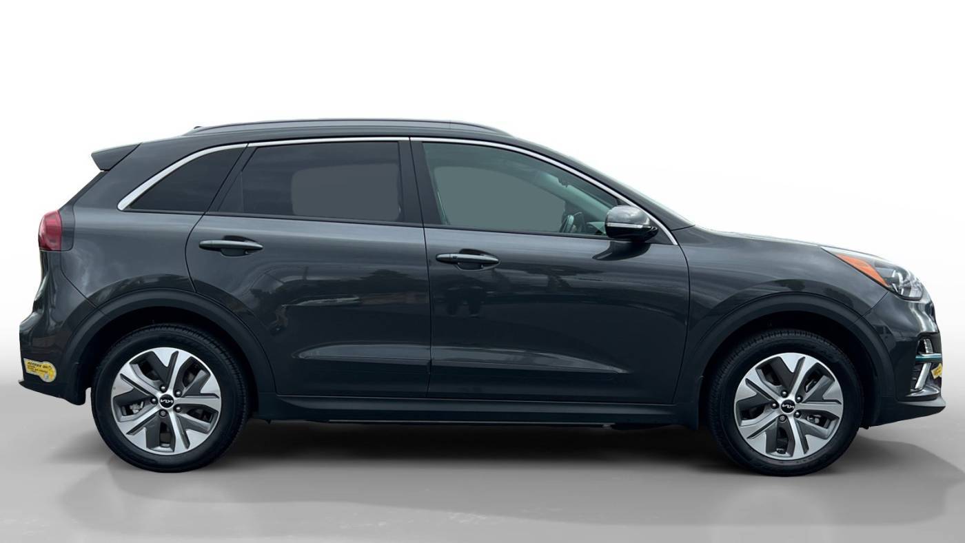 2022 Kia NIRO EV KNDCC3LG4N5137421