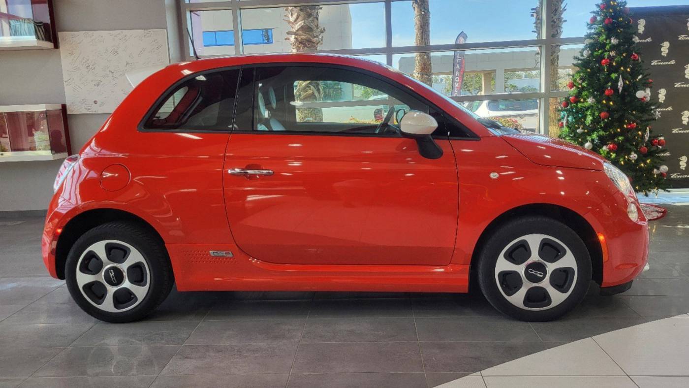 2018 Fiat 500e 3C3CFFGE8JT377507