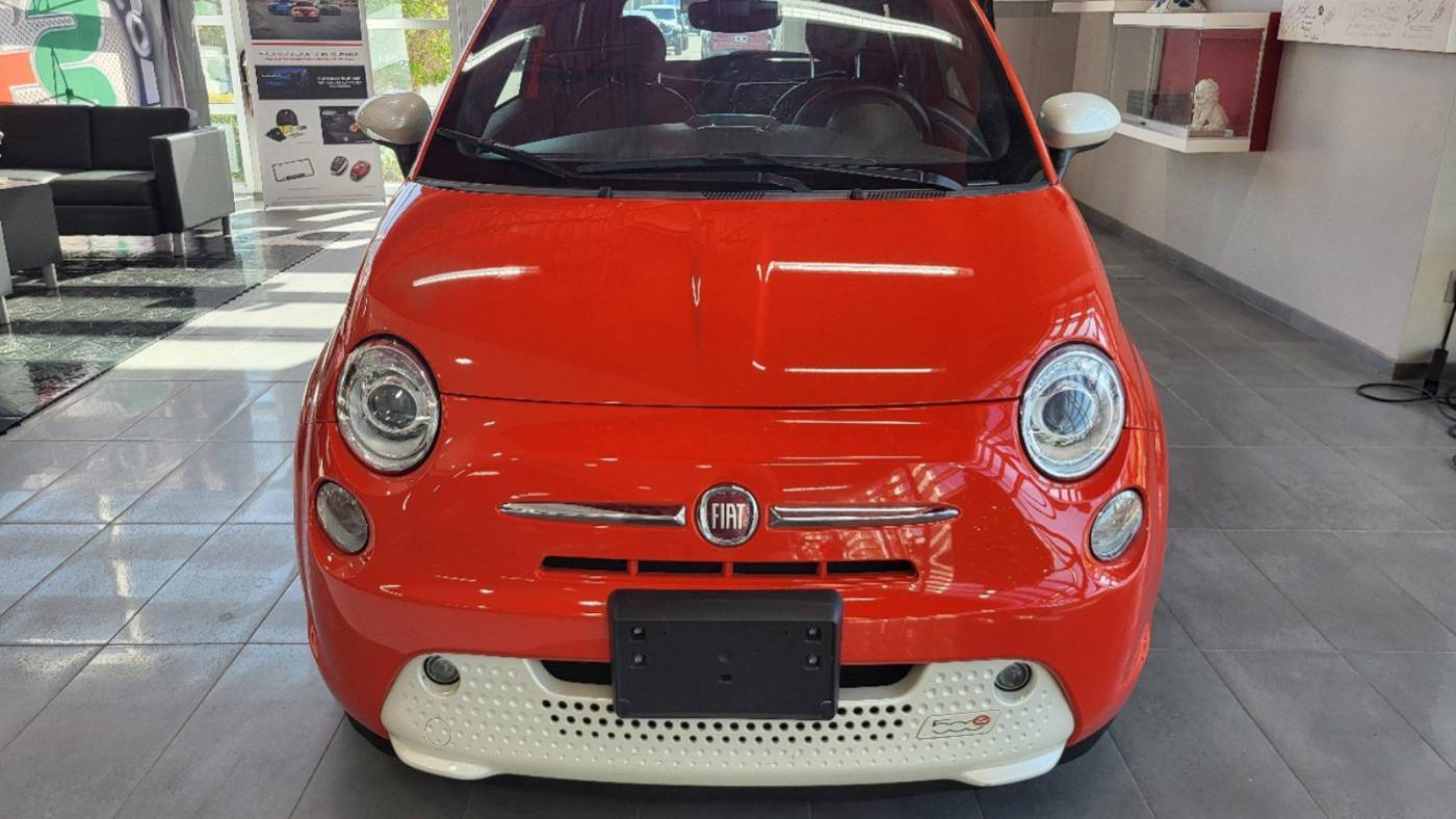 2018 Fiat 500e 3C3CFFGE8JT377507