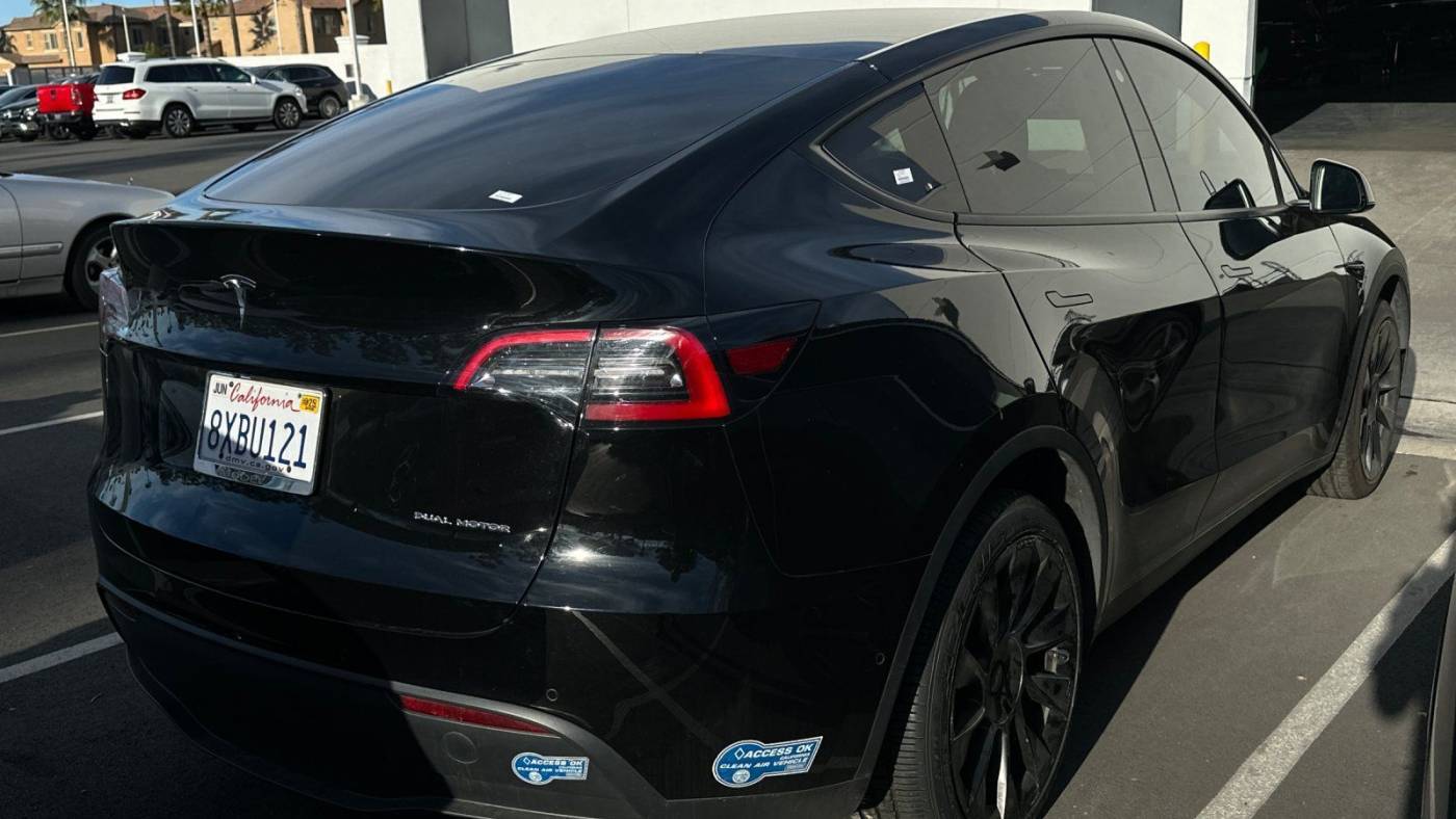 2021 Tesla Model Y 5YJYGDEE8MF217247