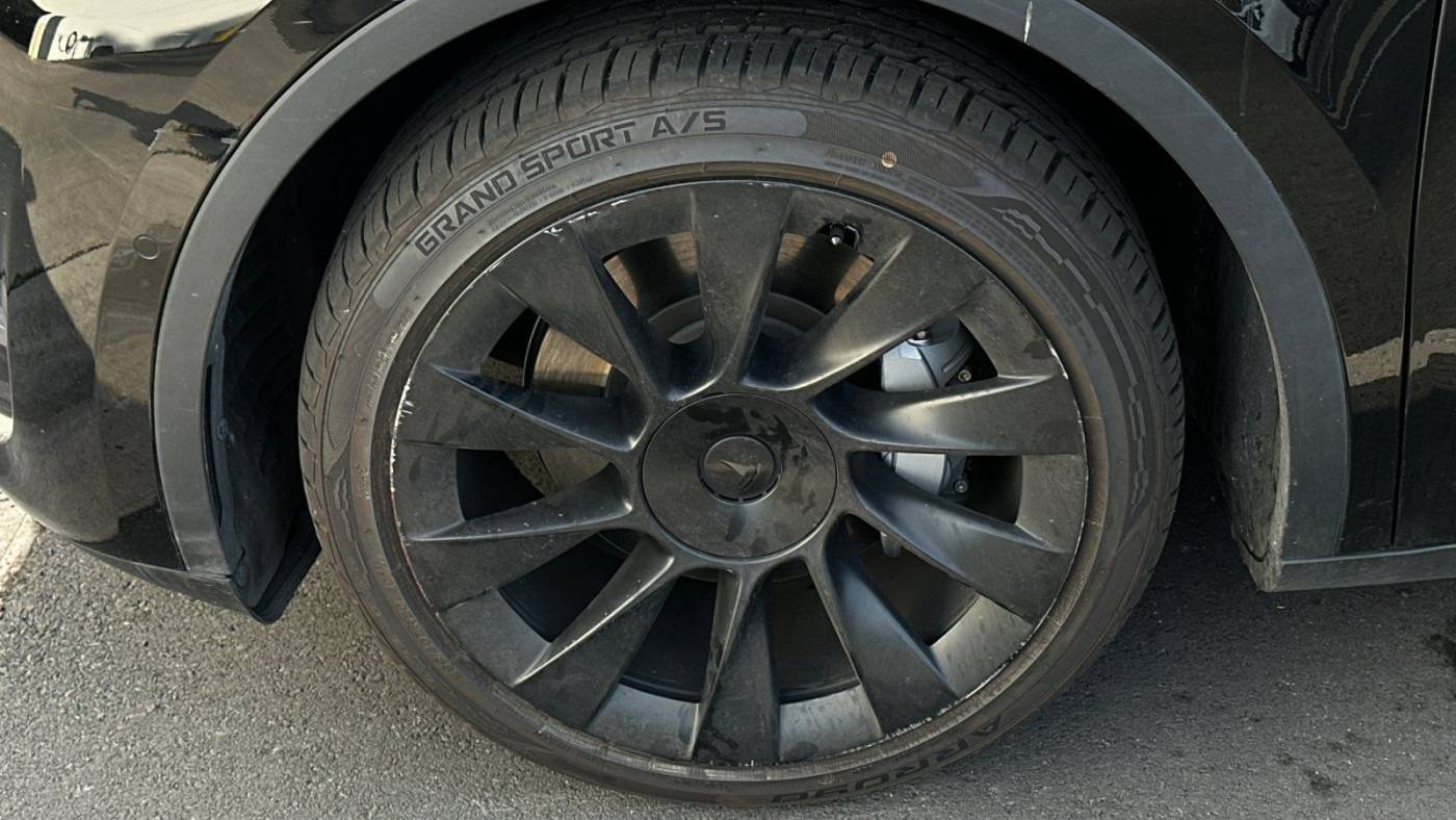 2021 Tesla Model Y 5YJYGDEE8MF217247
