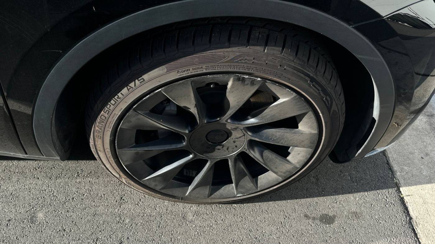 2021 Tesla Model Y 5YJYGDEE8MF217247