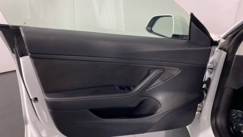 2021 Tesla Model 3 5YJ3E1EA3MF851996