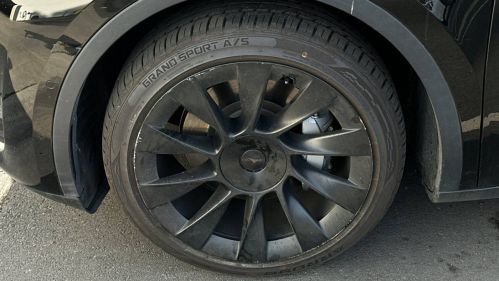 2021 Tesla Model Y 5YJYGDEE8MF217247