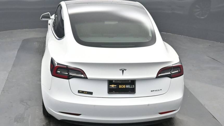 2018 Tesla Model 3 5YJ3E1EB4JF067525