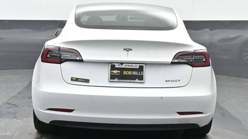 2018 Tesla Model 3 5YJ3E1EB4JF067525