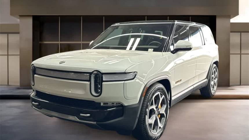 2023 Rivian R1S 7PDSGABA7PN024432