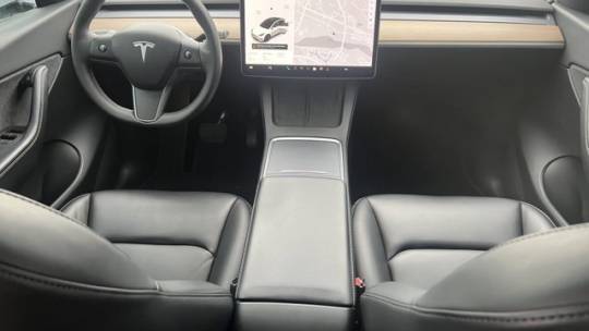2021 Tesla Model Y 5YJYGDEE0MF218828