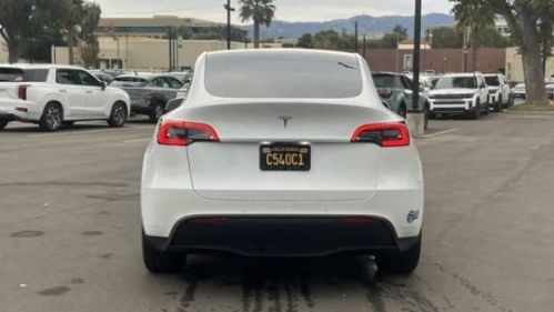 2021 Tesla Model Y 5YJYGDEE0MF218828