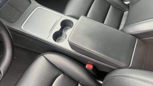 2021 Tesla Model Y 5YJYGDEE0MF218828
